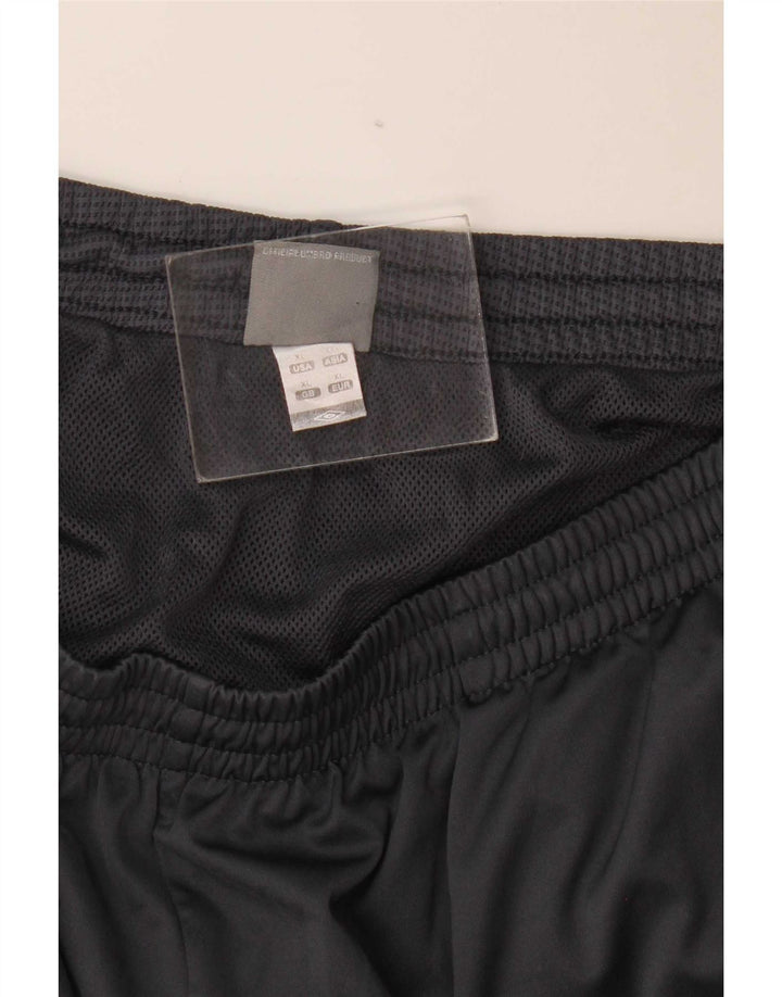 Umbro Pantalones cortos deportivos para hombre XL Gris Colorblock