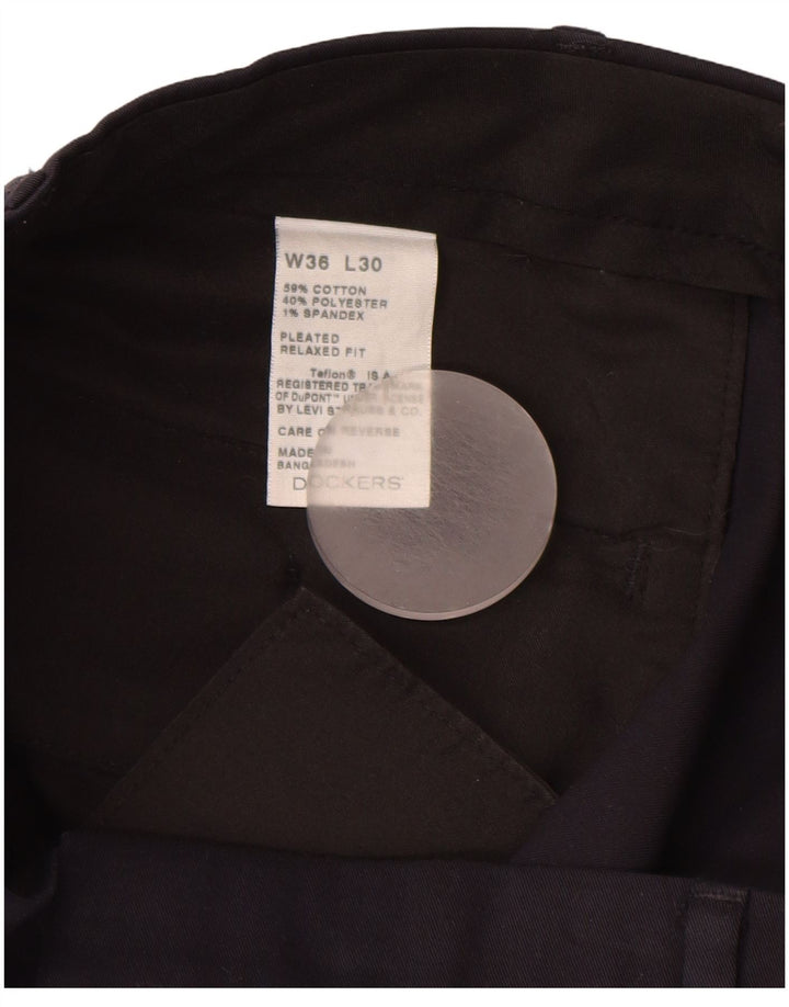 DOCKERS Pantalón chino con pinzas y ajuste relajado para hombre W36 L30 Algodón azul marino