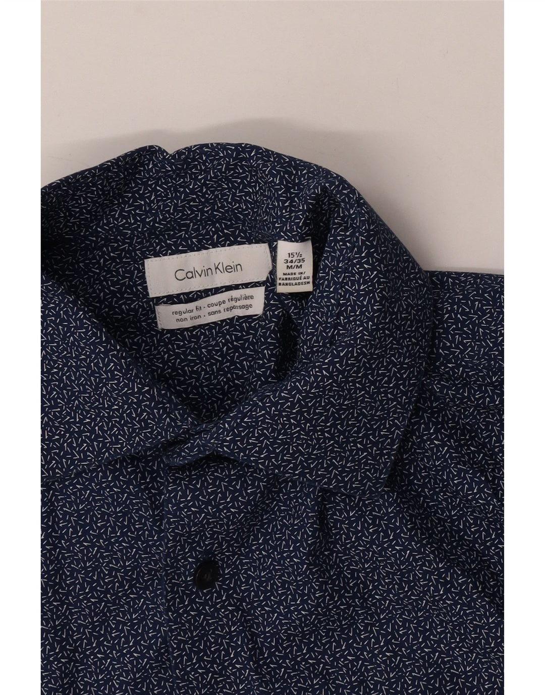 Calvin Klein Camisa de corte regular para hombre Talla 15 1/2 Mediana Azul marino manchada