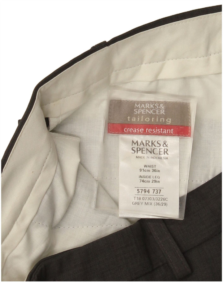 Marks & Spencer Pantalón de traje con pinzas para hombre W36 L29 Poliéster gris