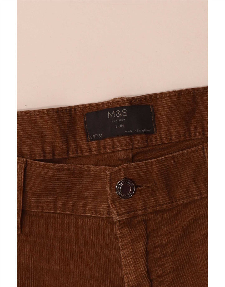 Marks & Spencer Pantalones cortos de pana delgados para hombre W36 Marrón grande