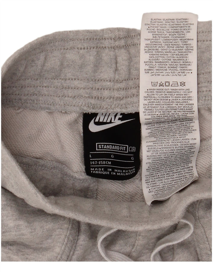 NIKE Pantalones cortos deportivos Air Standard Fit para niños de 12 a 13 años, tamaño grande, algodón gris