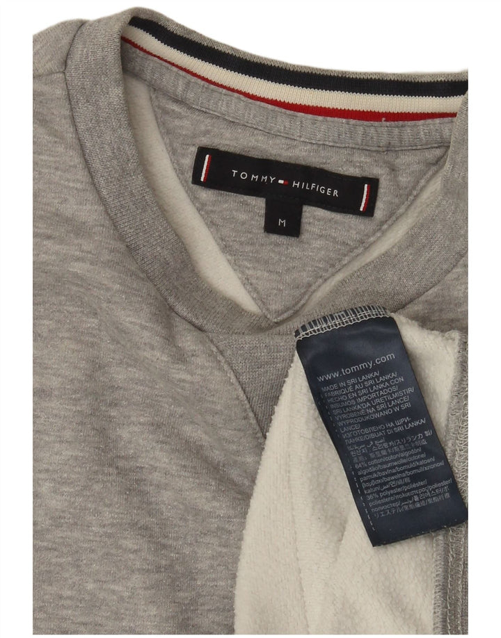 Tommy Hilfiger Sudadera con gráfico y diseño color block en gris medio para hombre