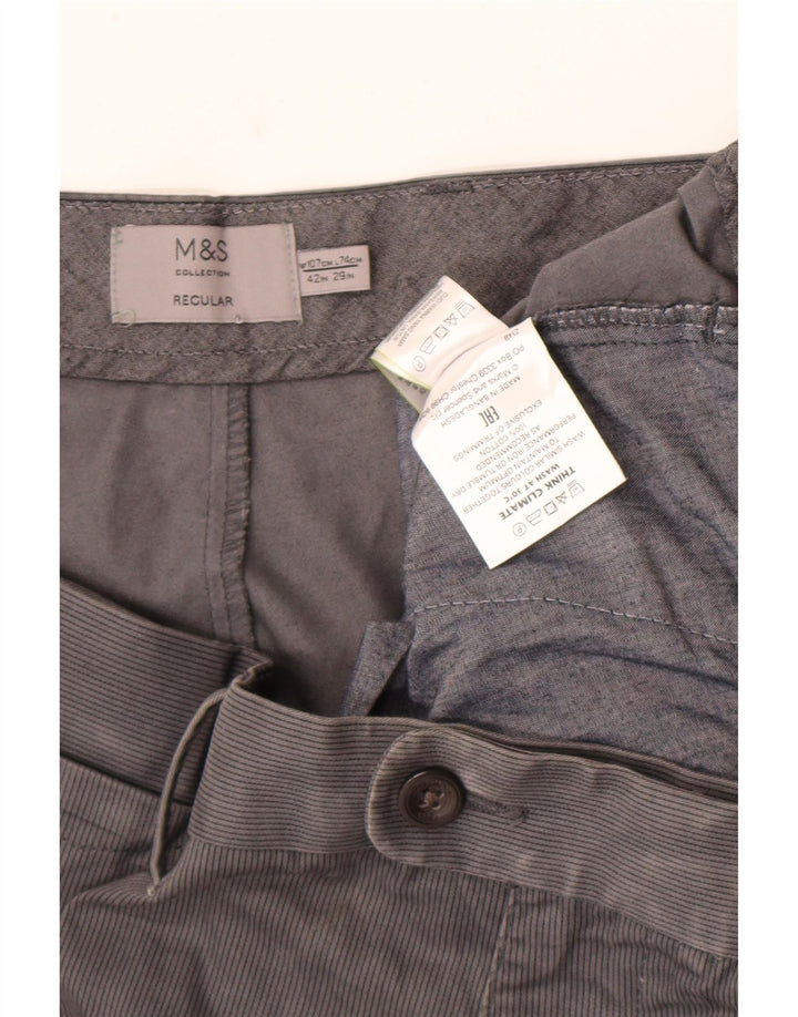 Marks & Spencer Pantalones de traje de corte regular para hombre W42 L29 gris a rayas