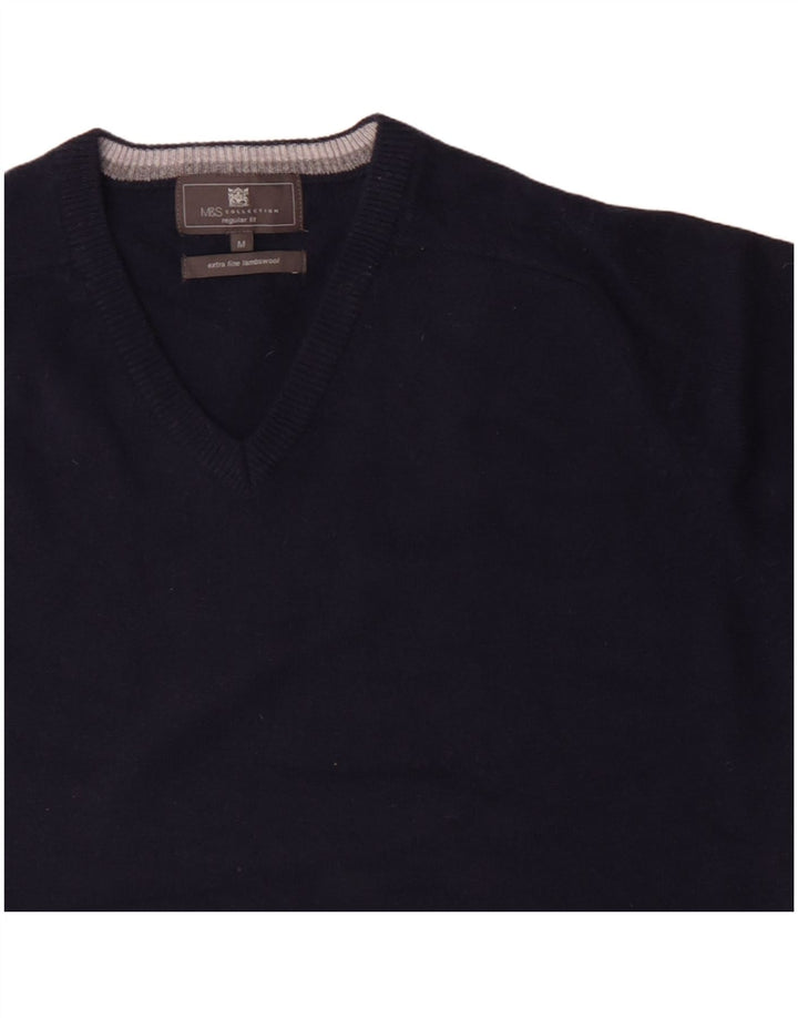 Marks & Spencer Jersey de corte regular con cuello en V para hombre Azul marino mediano