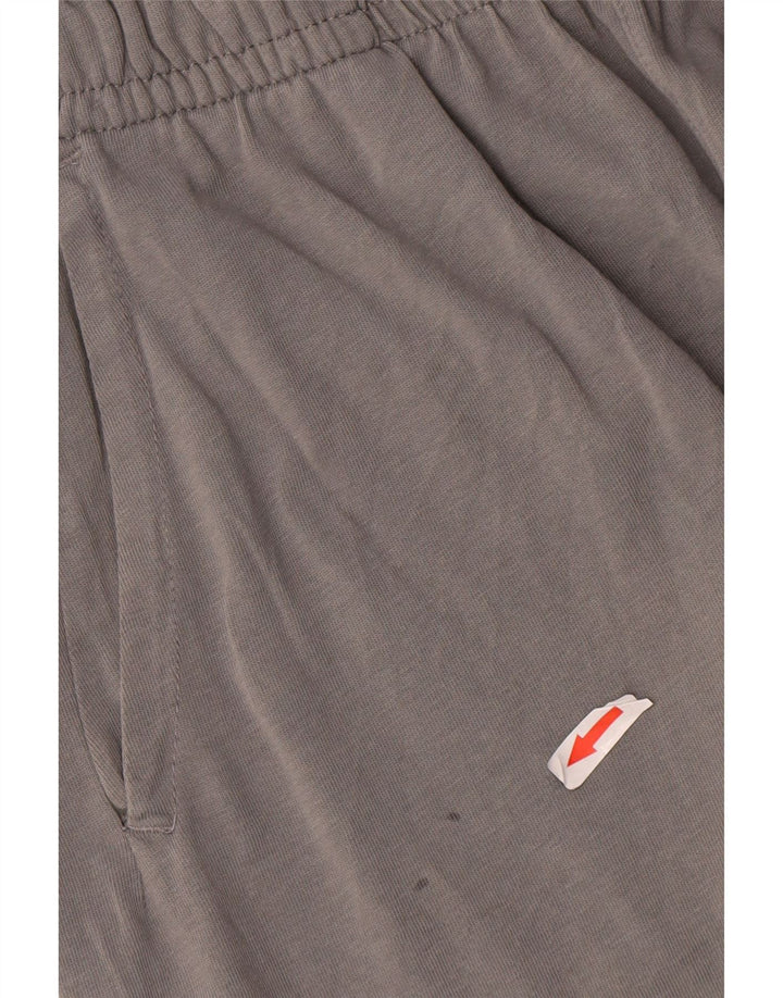 Pantalones cortos deportivos Nike para hombre de algodón gris medio