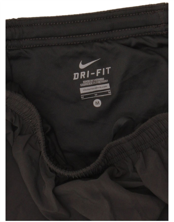 Pantalones cortos deportivos Nike Dri Fit para hombre gris medio