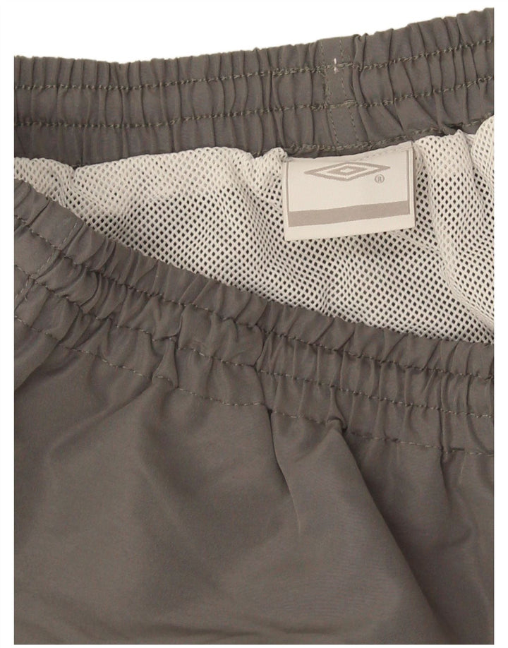 Pantalones cortos deportivos Umbro para hombre 2XL Gris