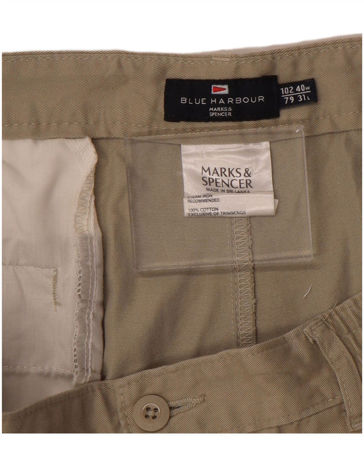 MARKS & SPENCER Pantalón chino con pinzas Harbor azul para hombre W40 L31 Marrón