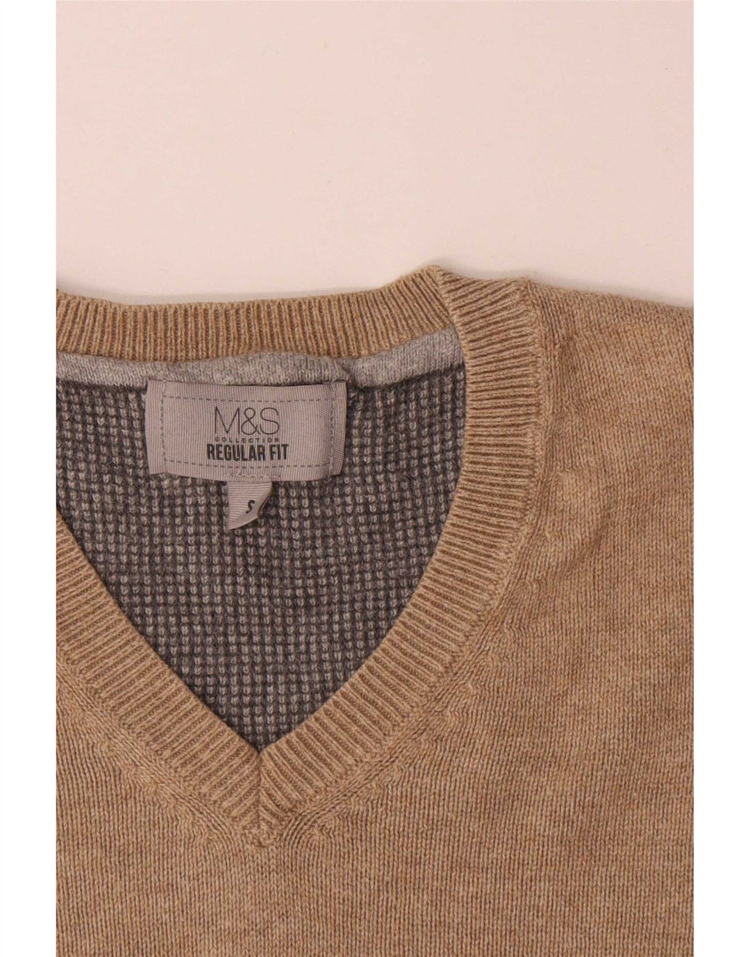 Marks & Spencer Jersey Regular Fit con Cuello en V para Hombre Pequeño Algodón Beige