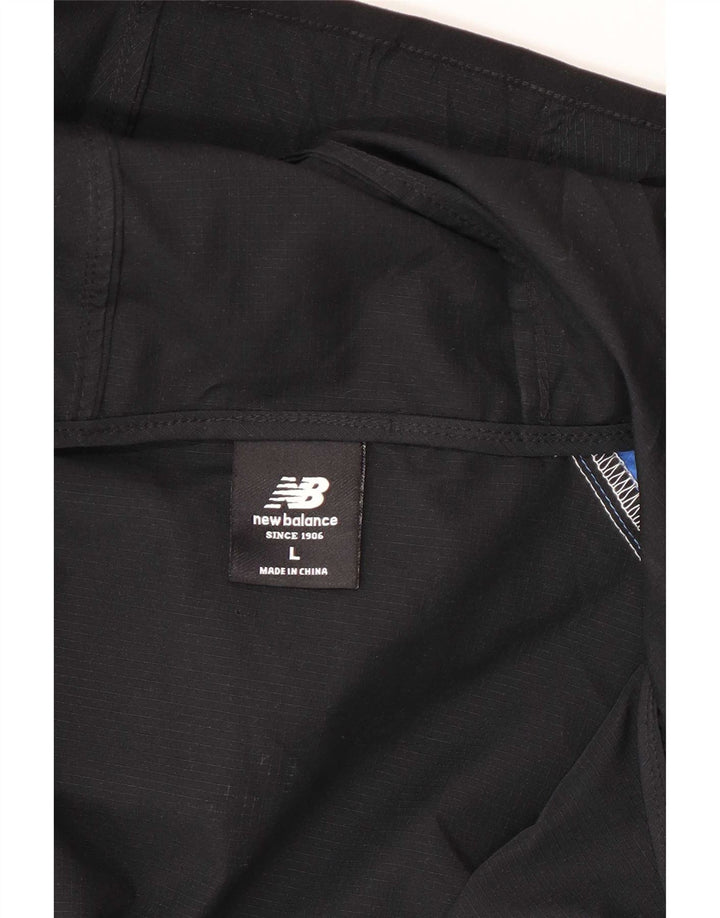 New Balance Chaqueta superior de chándal con gráfico para hombre, talla grande, color negro