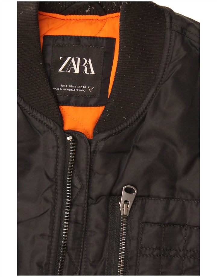 Zara Mens Utility Gilet UK 36 Pequeño Nylon Negro