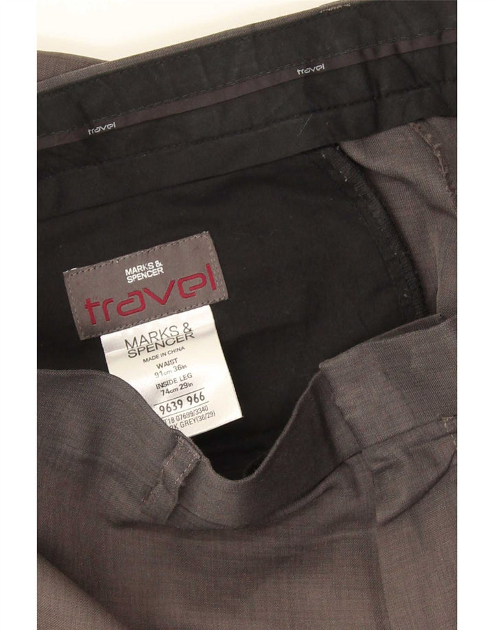 Marks & Spencer Pantalón chino recto para hombre W36 L29 Poliéster gris