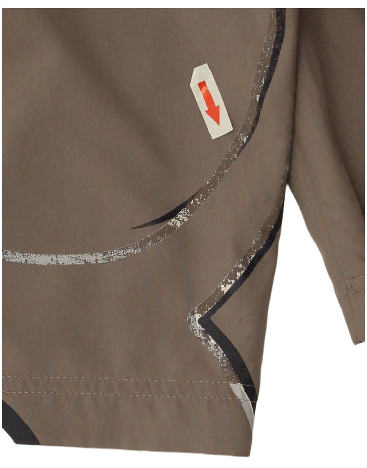 Pantalones cortos deportivos con gráficos Puma en marrón medio para hombre