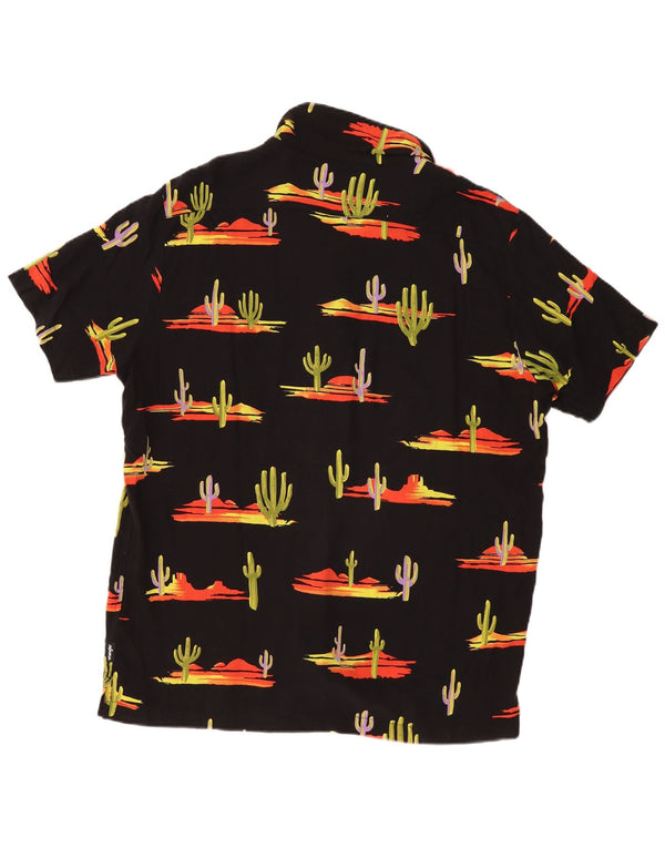 WRANGLER Camisa de manga corta con patrón abstracto regular para hombre, talla grande, color negro