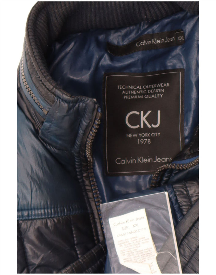 Calvin Klein Jeans Chaqueta acolchada para hombre UK 44 2XL Azul marino Colorblock