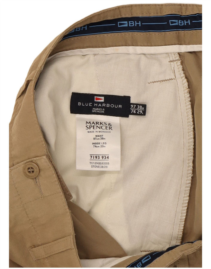 Marks & Spencer Pantalón chino con corte tipo bota azul Harbor para hombre W38 L29 Beige