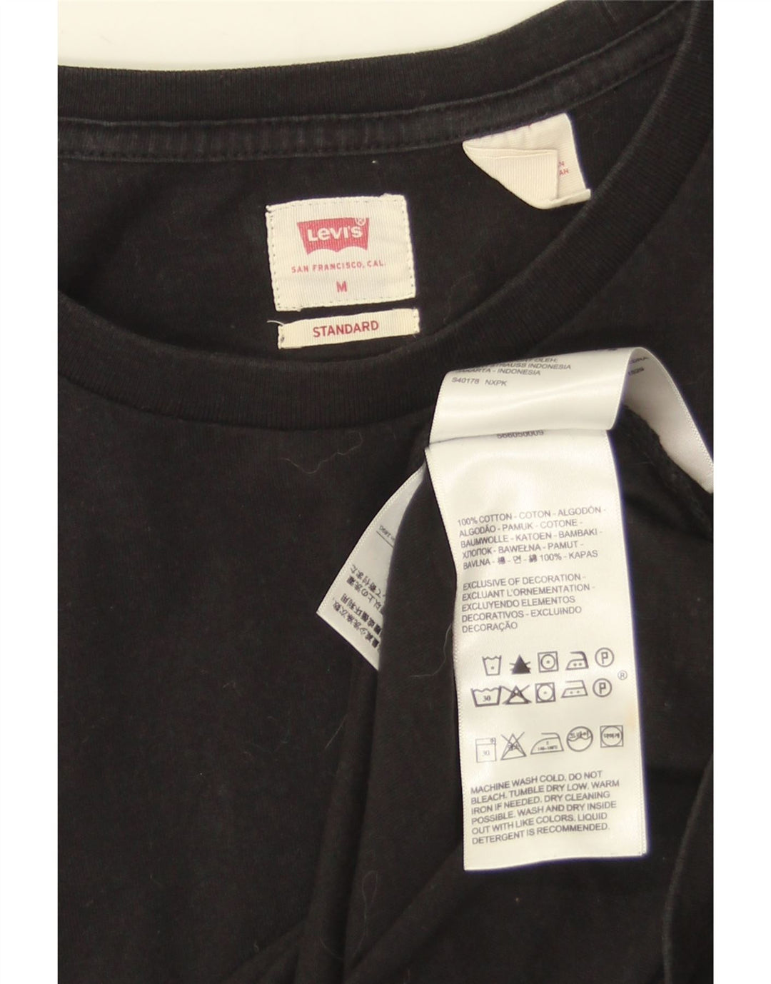 Levi's Camiseta estándar para hombre Top mediano de algodón negro