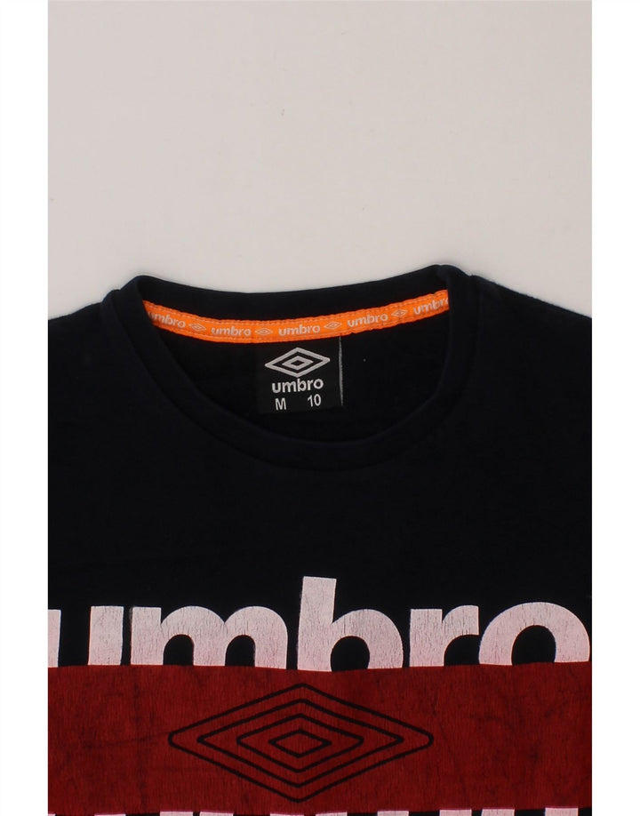 UMBRO Boys Graphic T-Shirt Top 9-10 Years Medium Navy Blue Colourblock Vintage Umbro and Second-Hand Umbro from Messina Hembry 