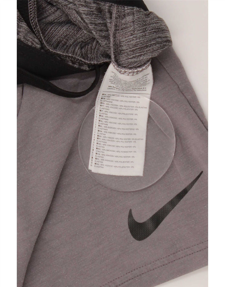Pantalones cortos deportivos Nike Dri Fit para hombre de viscosa gris medio