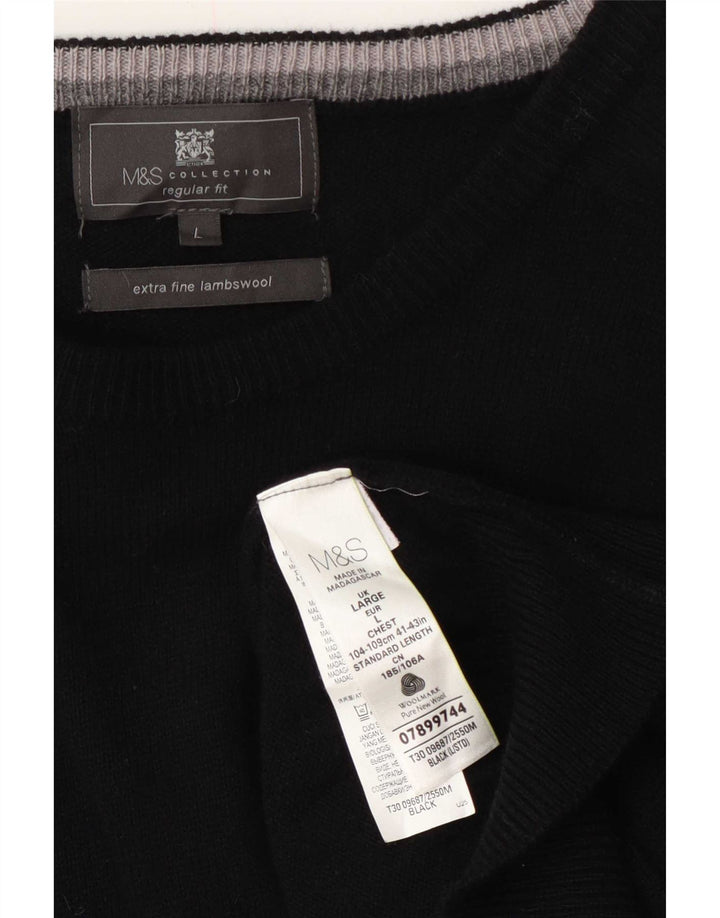 Marks & Spencer Suéter tipo jersey con cuello redondo y corte regular para hombre, talla grande, de lana negra