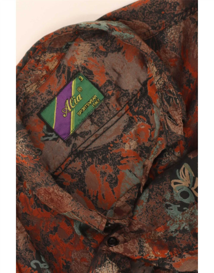 Alia Camisa de ajuste regular con estampado abstracto para hombre, talla grande, color marrón