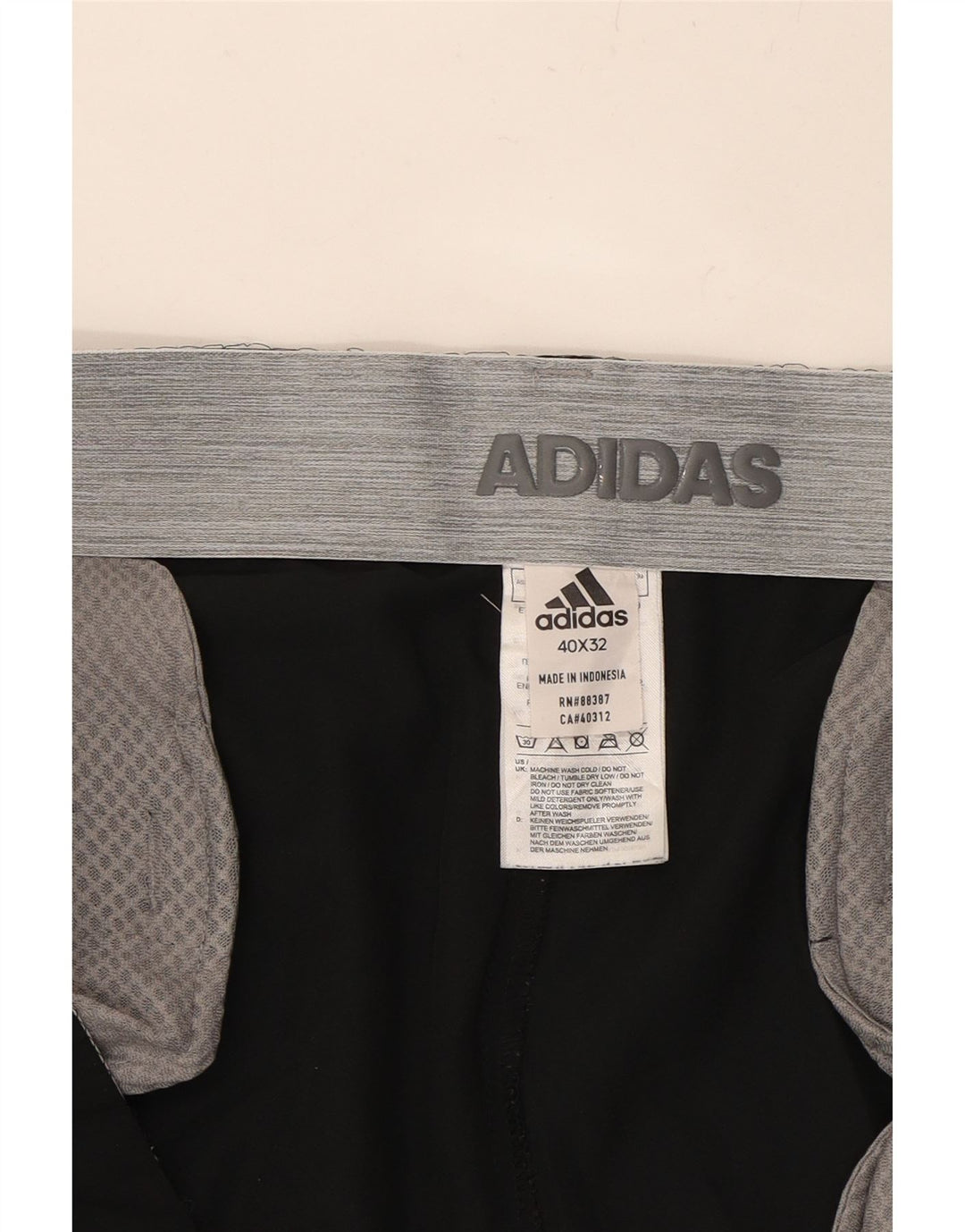 ADIDAS Mens Slim Chino Trousers W40 L32 Black Polyester Vintage Adidas and Second-Hand Adidas from Messina Hembry 