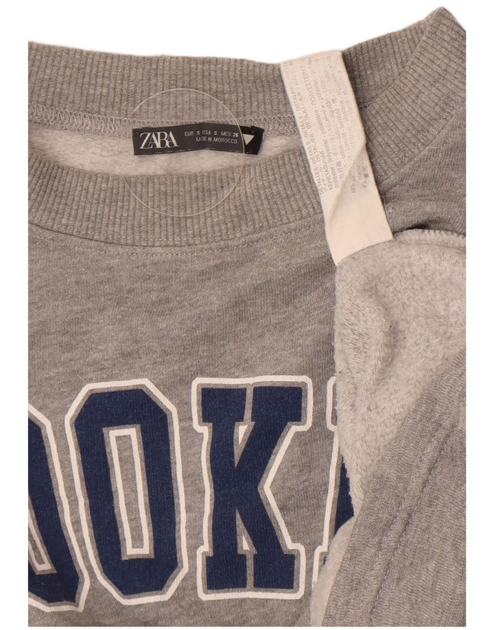 Zara Mujer Brooklyn Graphic Sudadera De Gran Tamaño Jersey UK 10 Small Gris