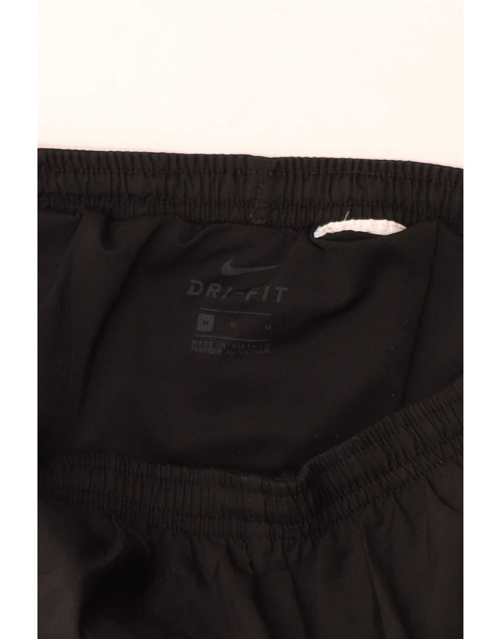 Pantalones cortos deportivos Nike Dri Fit para hombre en color negro mediano