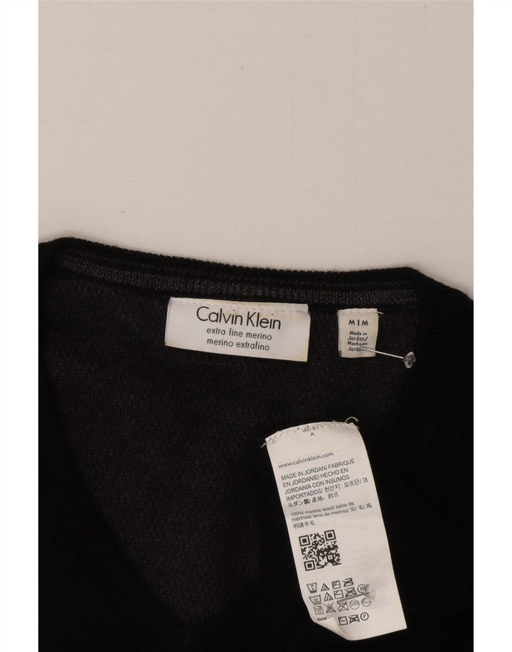 Calvin Klein Jersey con cuello en V para hombre de lana azul marino medio