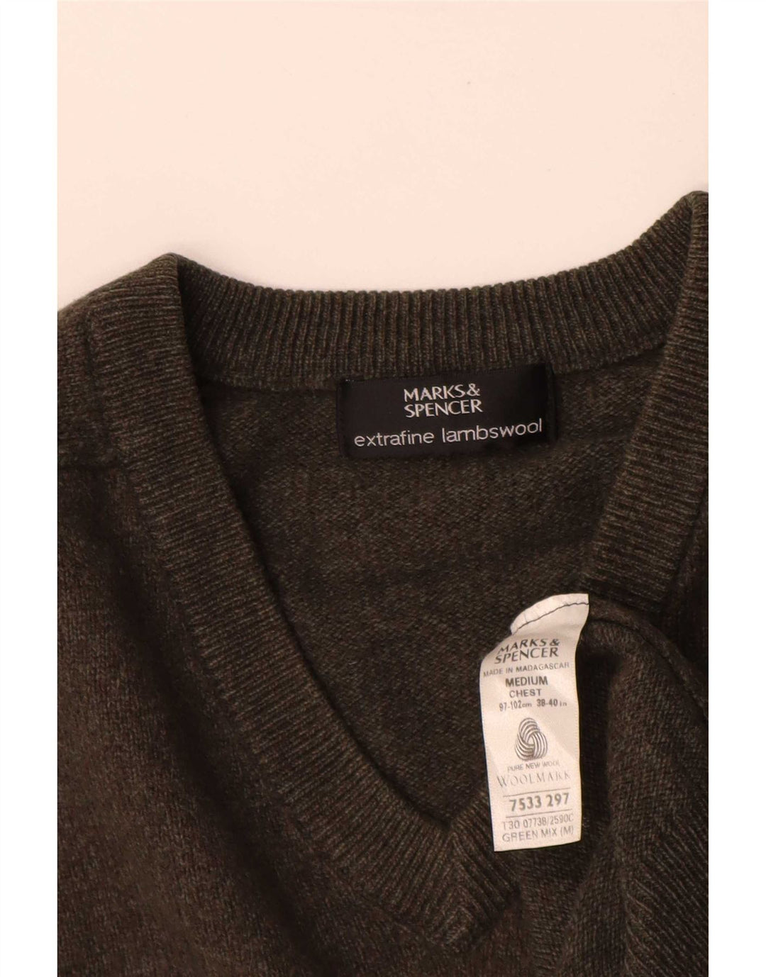 Marks & Spencer Jersey con cuello en V para hombre de lana de cordero verde medio