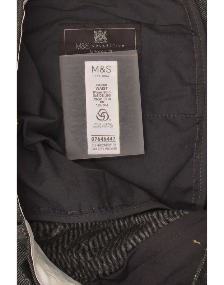 Marks & Spencer Pantalones de traje rectos de corte entallado para hombre W36 L31 Cuadros grises
