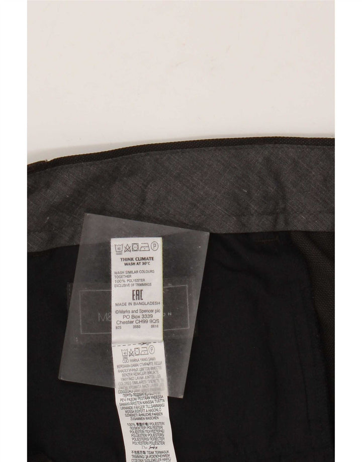Marks & Spencer Pantalón de traje de corte regular para hombre W38 L25 Poliéster gris