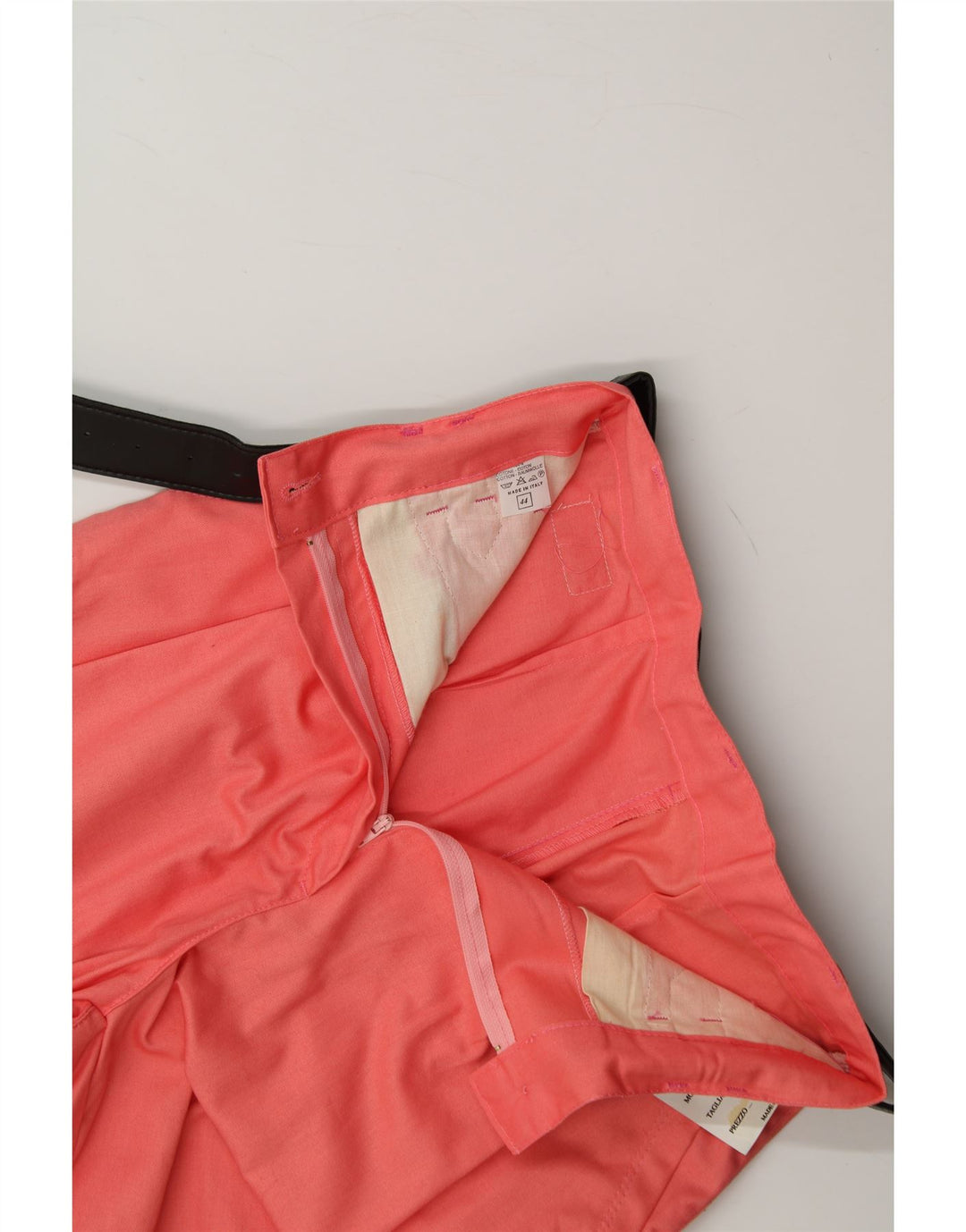 SIX Womens Chino Shorts IT 44 Medium W28 Pink Cotton Vintage Six and Second-Hand Six from Messina Hembry 