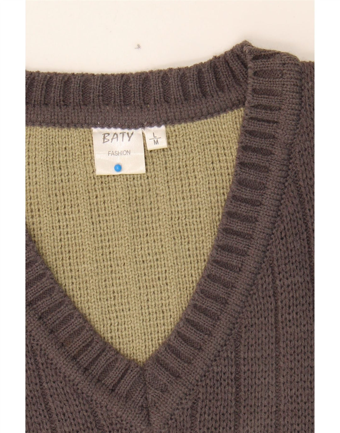 VINTAGE Mens V-Neck Jumper Sweater Medium Beige Colourblock Acrylic Vintage Vintage and Second-Hand Vintage from Messina Hembry 