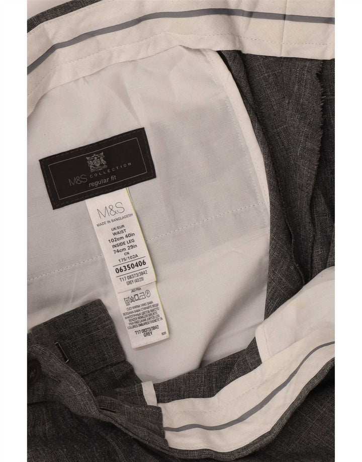 Marks & Spencer Pantalón de traje de corte regular para hombre W40 L29 Poliéster gris