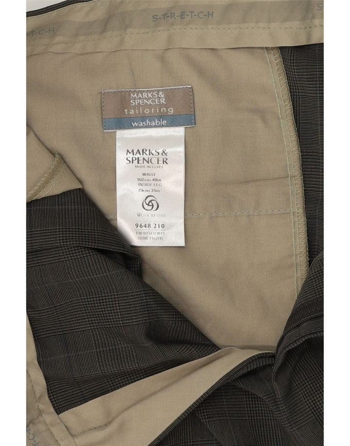 Marks & Spencer Pantalón de traje con pinzas para hombre W40 L31 Poliéster a cuadros caqui