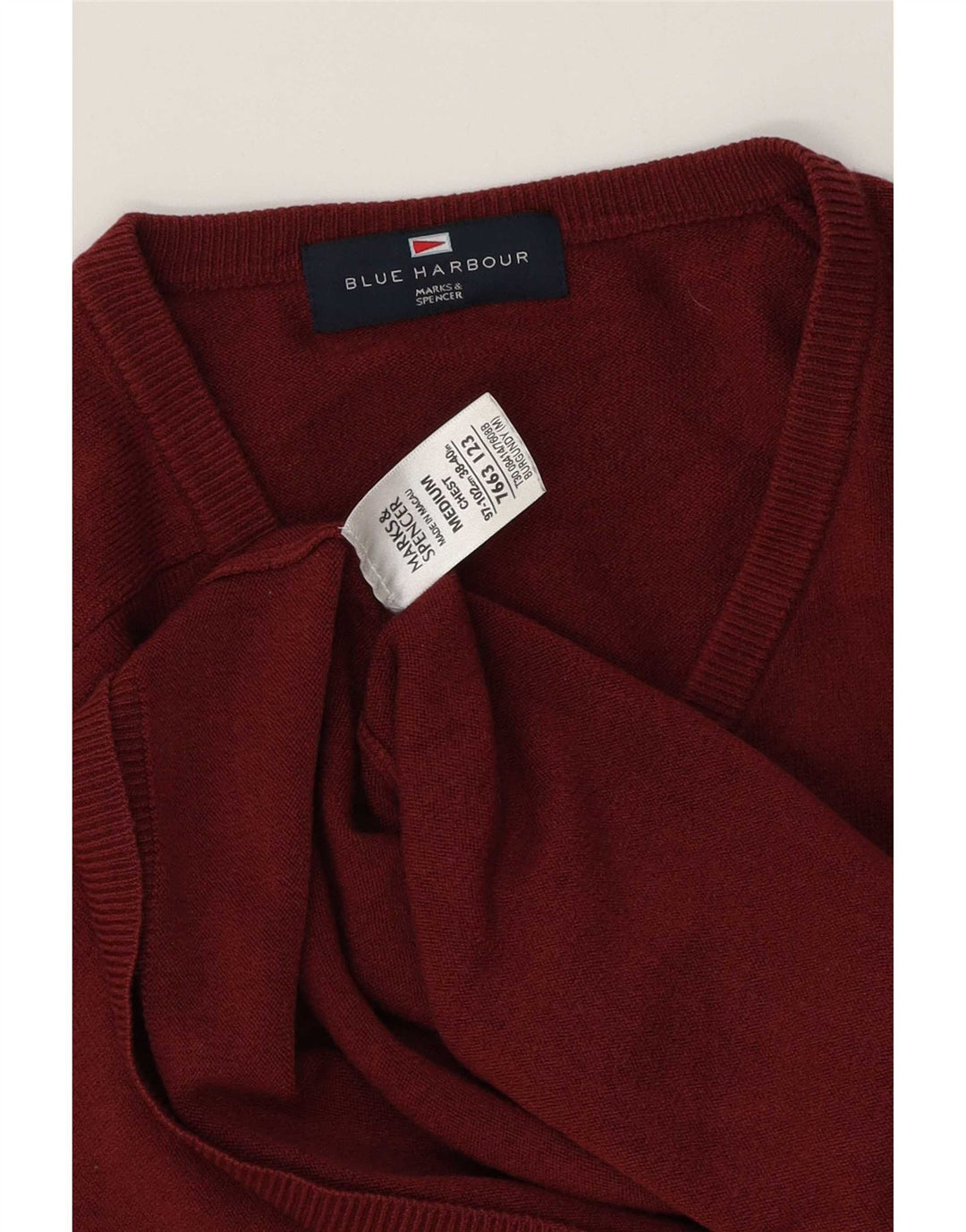 Marks & Spencer Suéter tipo jersey con cuello en V azul Harbor para hombre Burdeos medio