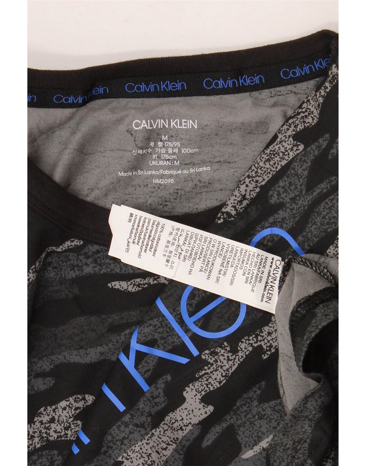 Calvin Klein - Camiseta gráfica para hombre, parte superior mediana de algodón de camuflaje negro