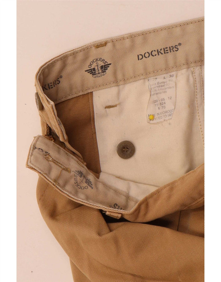 Dockers Pantalón chino con pinzas para hombre W33 L30 Beige