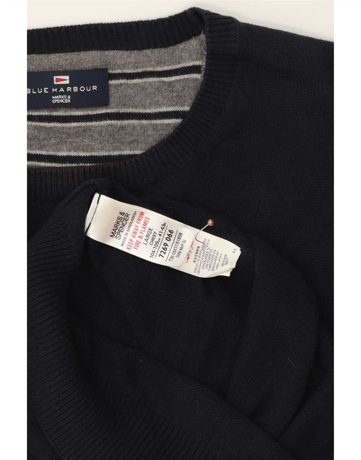 Marks & Spencer Suéter tipo jersey con cuello barco azul Harbor para hombre, talla grande, azul marino
