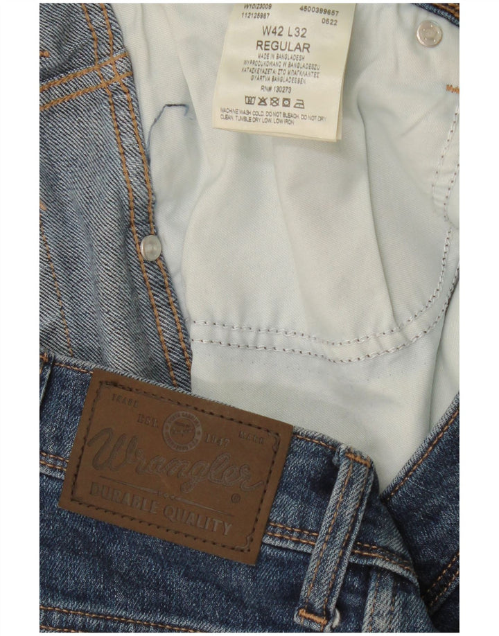 WRANGLER Vaqueros rectos recortados de corte regular para hombre W42 L26 Algodón azul