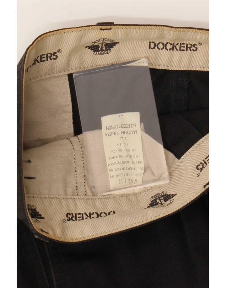 Dockers Pantalón chino con pinzas para hombre W42 L32 Negro