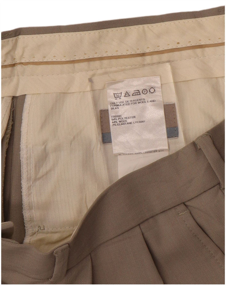 Marks & Spencer Pantalón de traje recto con pinzas para hombre W34 L33 Poliéster gris