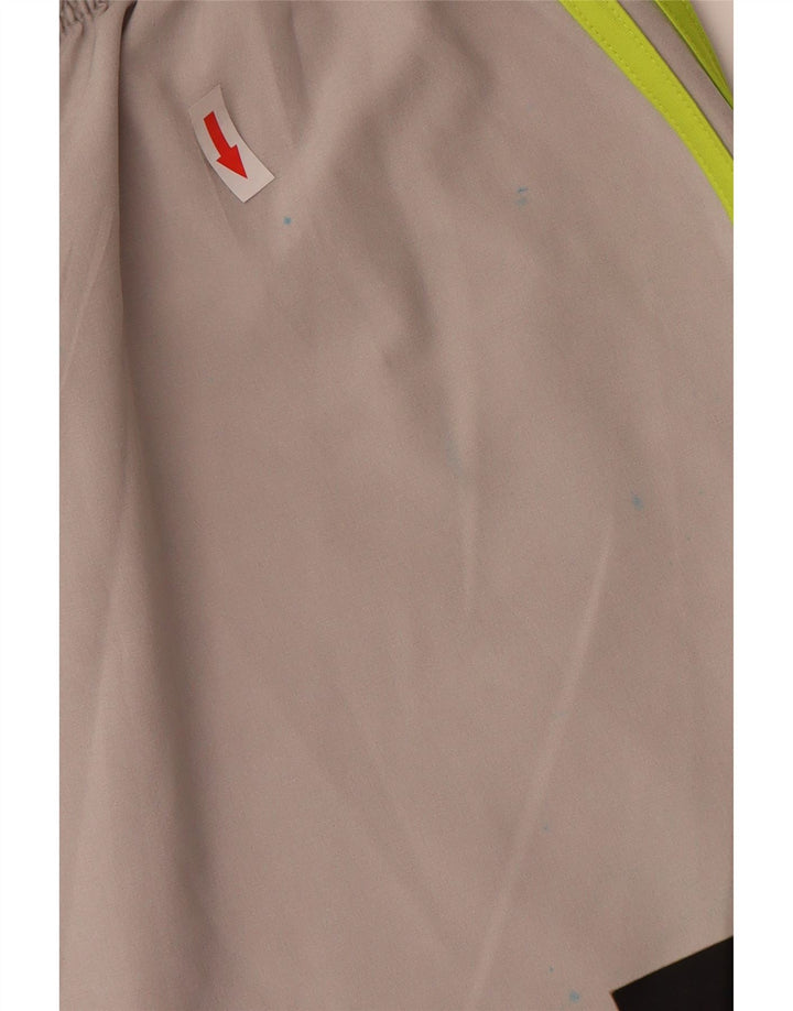 ADIDAS Pantalones cortos deportivos con gráfico de fútbol irlandés para hombre Poliéster gris grande