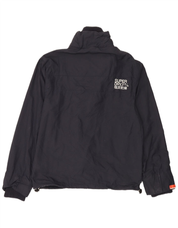 SUPERDRY Chaqueta impermeable con estampado The Windcheater para hombre, talla 40, color azul marino