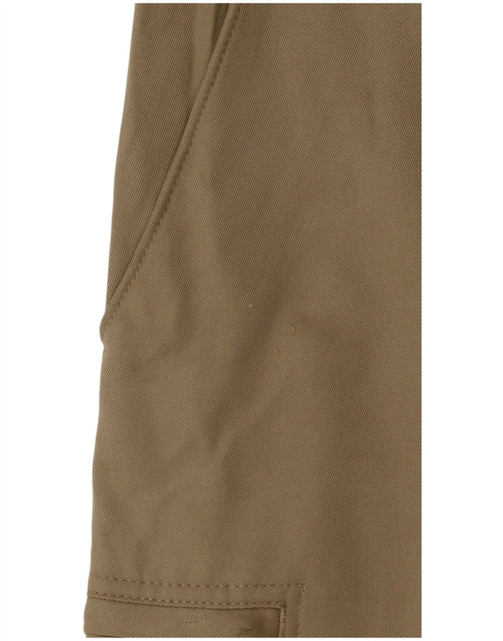 Izod Pantalones cortos cargo de ajuste clásico para hombre W34 Poliéster caqui grande