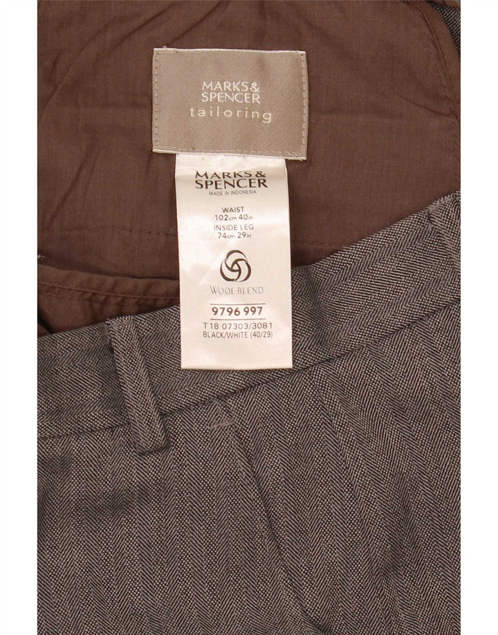 Marks & Spencer Pantalón de traje recto para hombre W40 L29 Gris en espiga