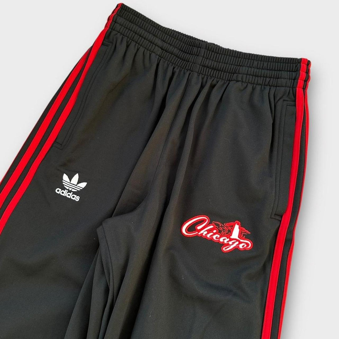 Joggers Adidas holgados - pequeños (elásticos con cordón)