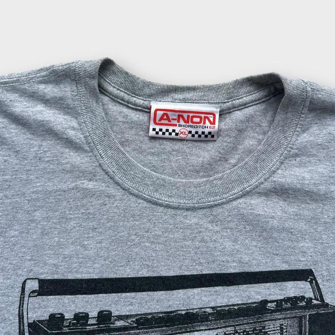 Camiseta con gráfico de cinta DJ - XL